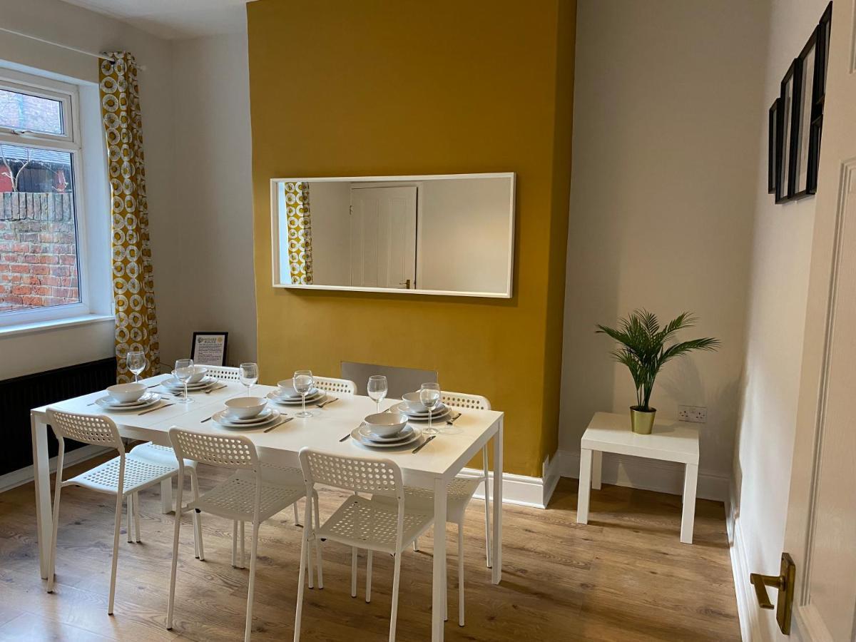 Villa Thornton - Stylish 3 Bed Terraced House With Free Parking Darlington  Exterior foto