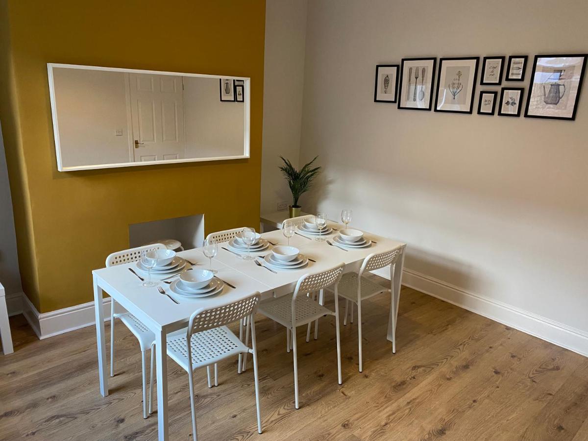Villa Thornton - Stylish 3 Bed Terraced House With Free Parking Darlington  Exterior foto