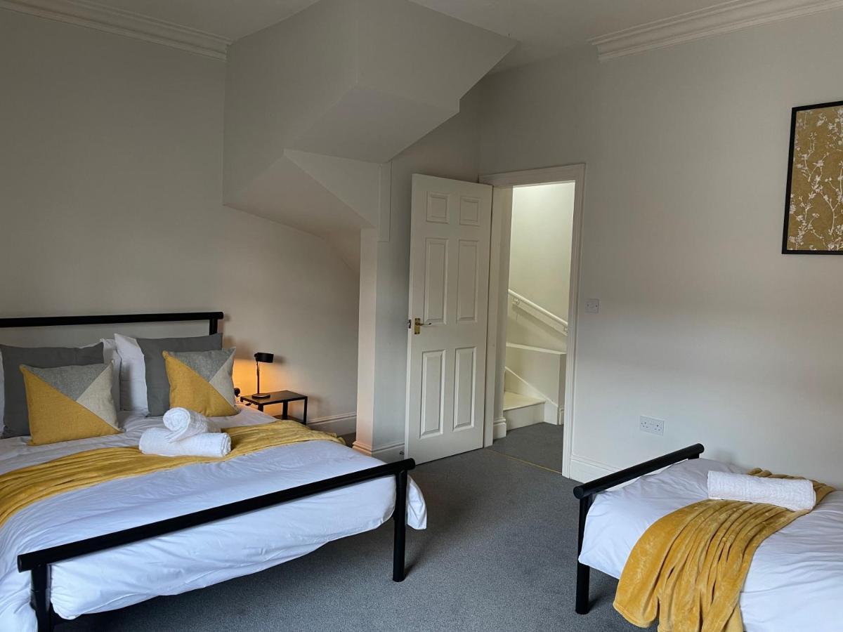 Villa Thornton - Stylish 3 Bed Terraced House With Free Parking Darlington  Exterior foto